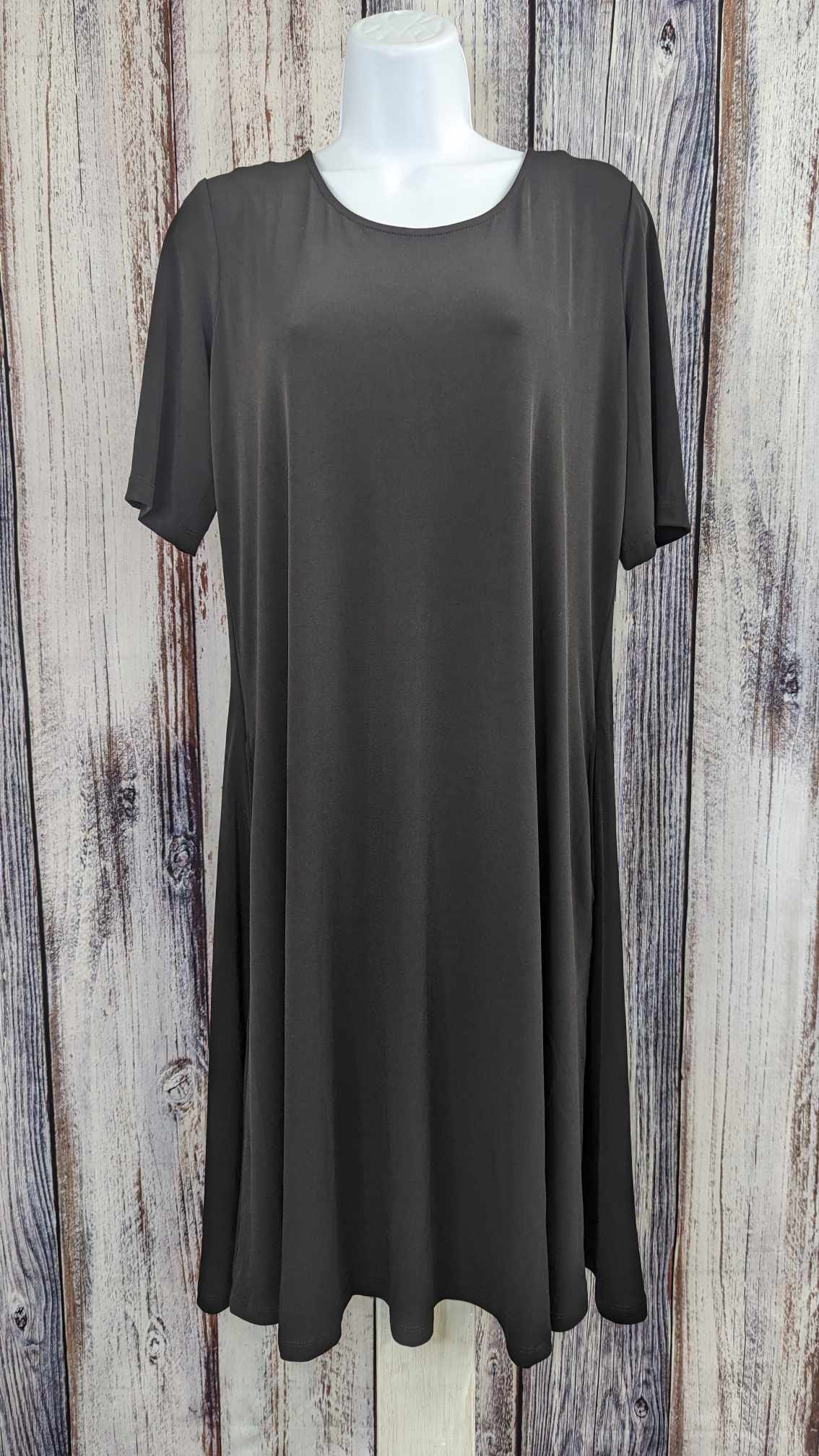 MEDIUM BLACK A596326 Susan Graver Regular Liquid Knit Fit & Flare Dress