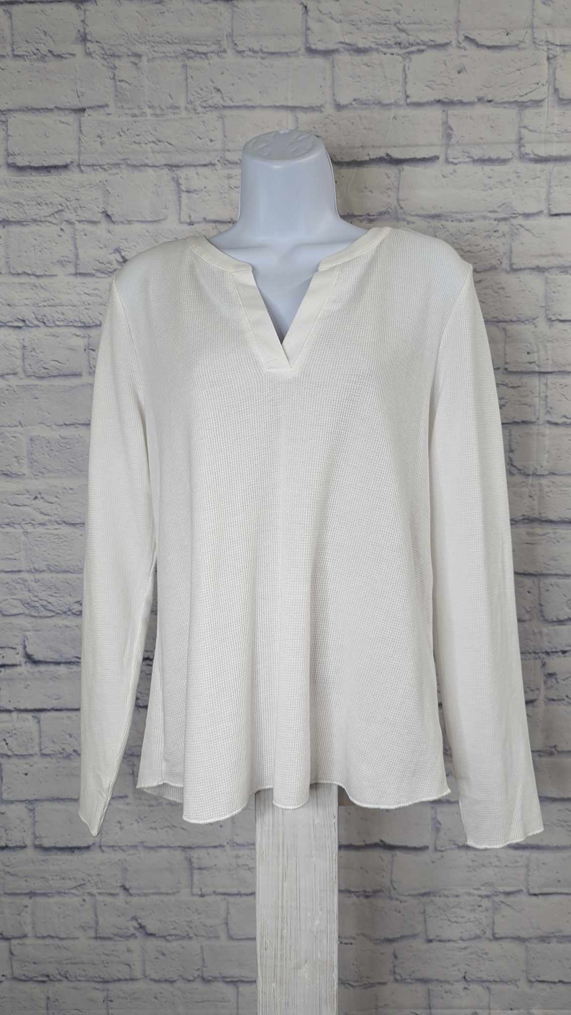 MEDIUM WHITE A462109 Candace Cameron Bure Long Sleeve Waffle Knit Top