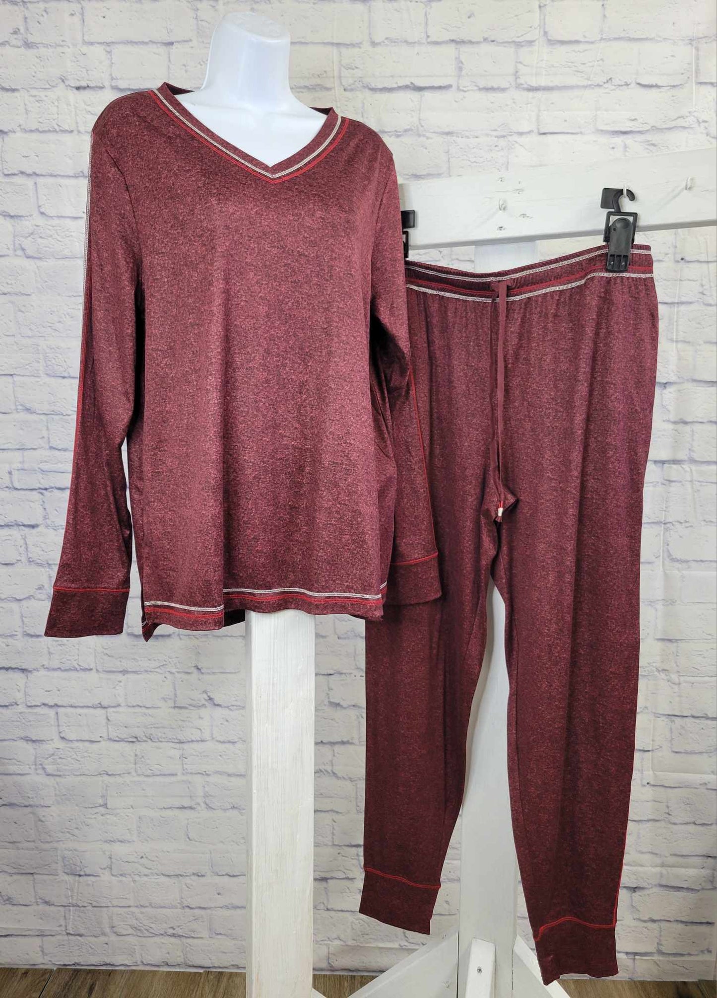 MEDIUM BURGUNDY A516684 Cuddl Duds Regular Sound Sleep Pajama Set with Stitch Detail