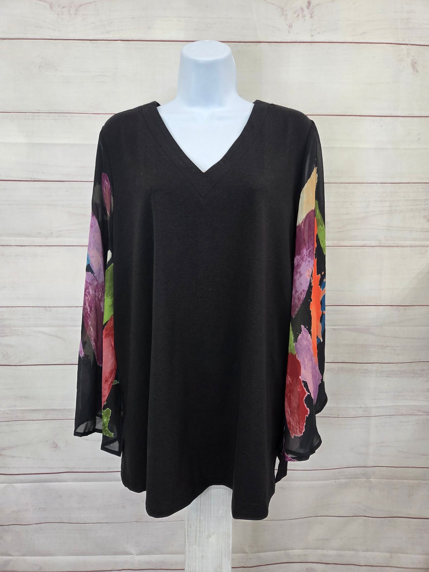 MEDIUM BLACK A698066 Brandis Dress Out Loud Autumn Abstract Breezey Sleeve V-Neck Top
