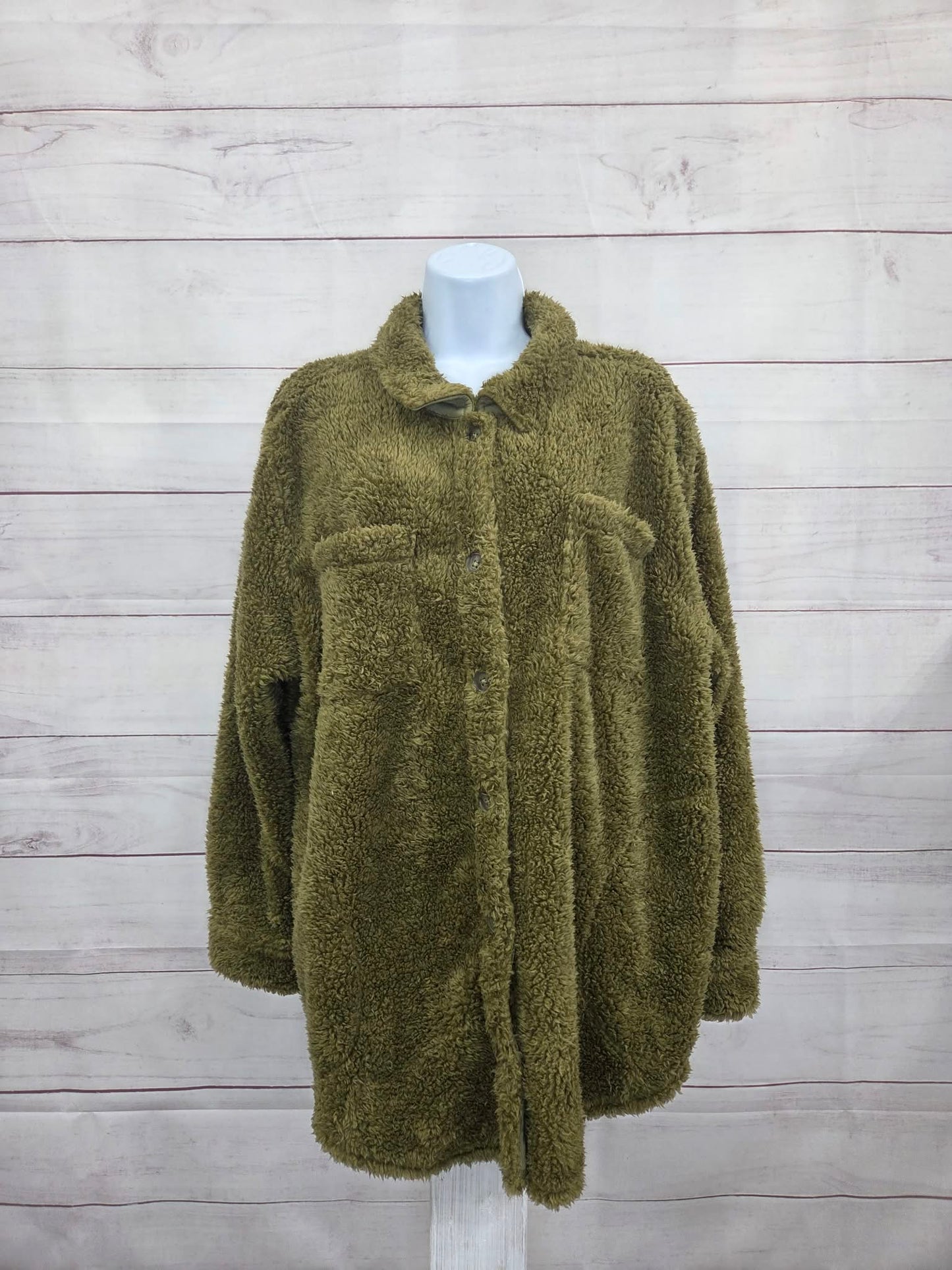 P. LARGE DRIED HERB A705441 Belle by Kim Gravel Petite SophisticChic Horn Button Sherpa Shacket