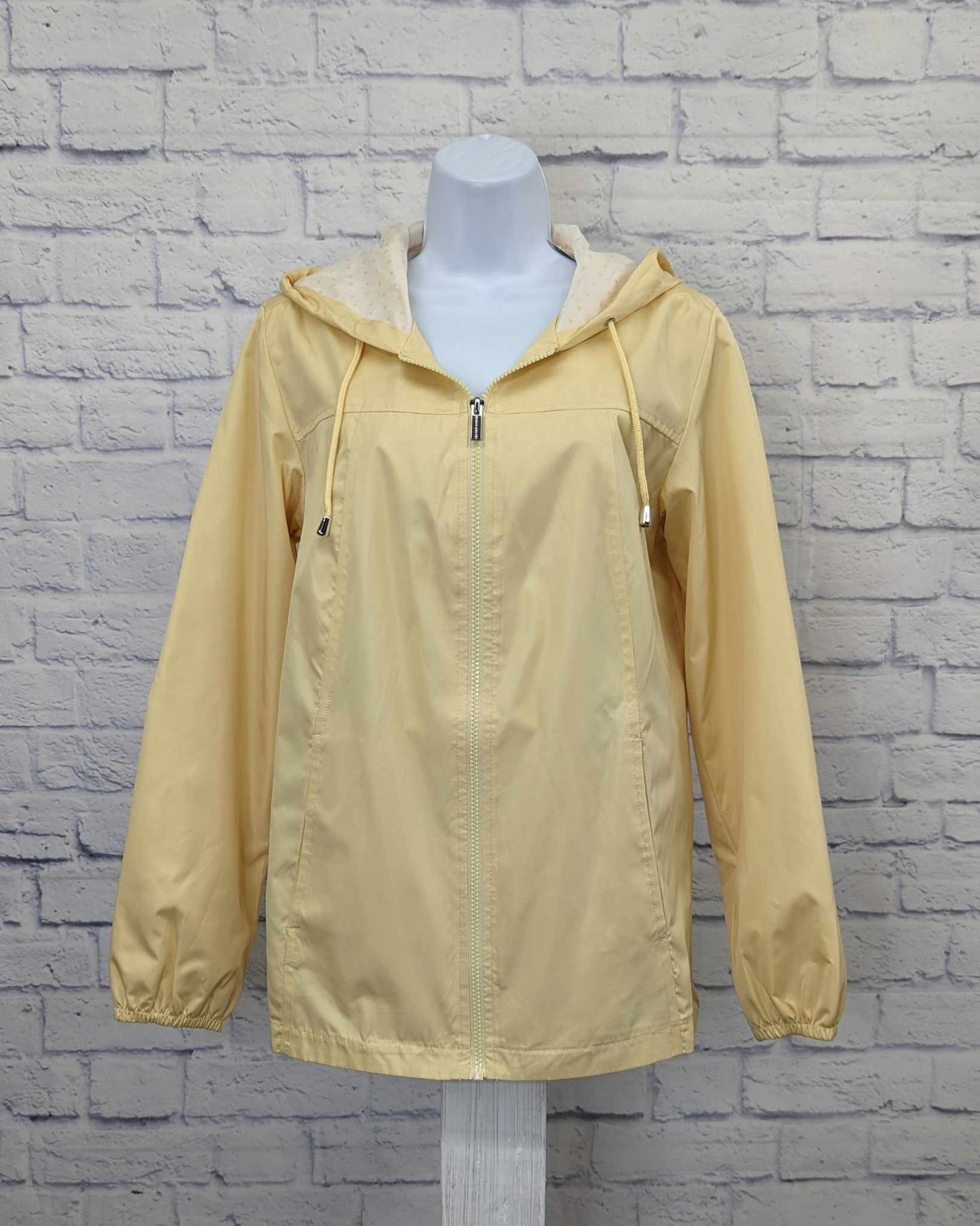 1X ITALIAN STRAW A470640 Susan Graver Water Resistant Windbreaker with Dot Lining