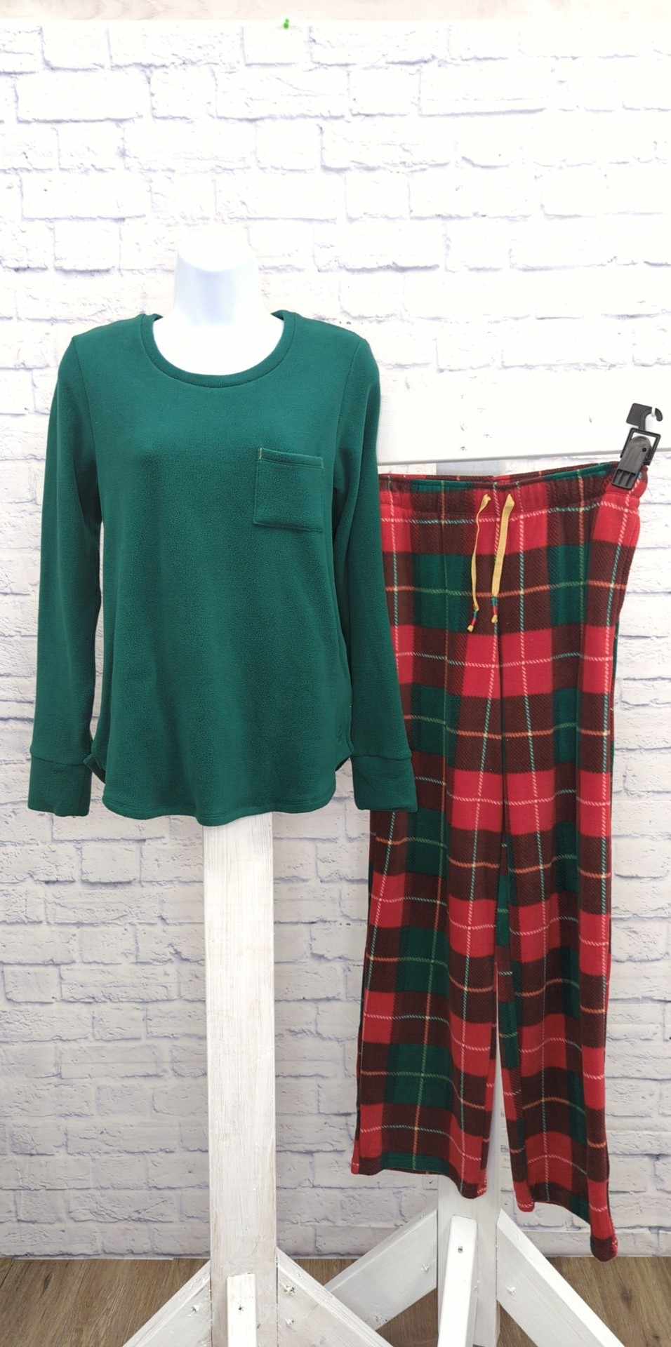 SMALL GREEN/TARTAN A616990 Cuddl Duds Regular Fleecewear with Stretch Pajama Set