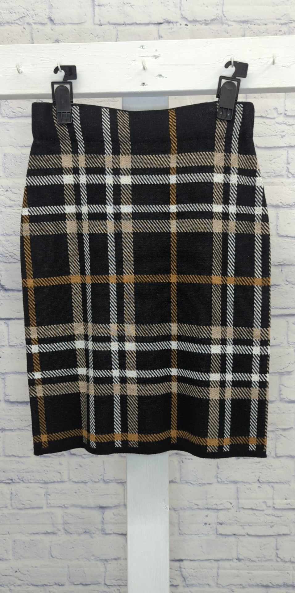 SMALL BLACK PLAID A544613 Isaac Mizrahi Live! Jacquard Sweater Skirt with Side Slits