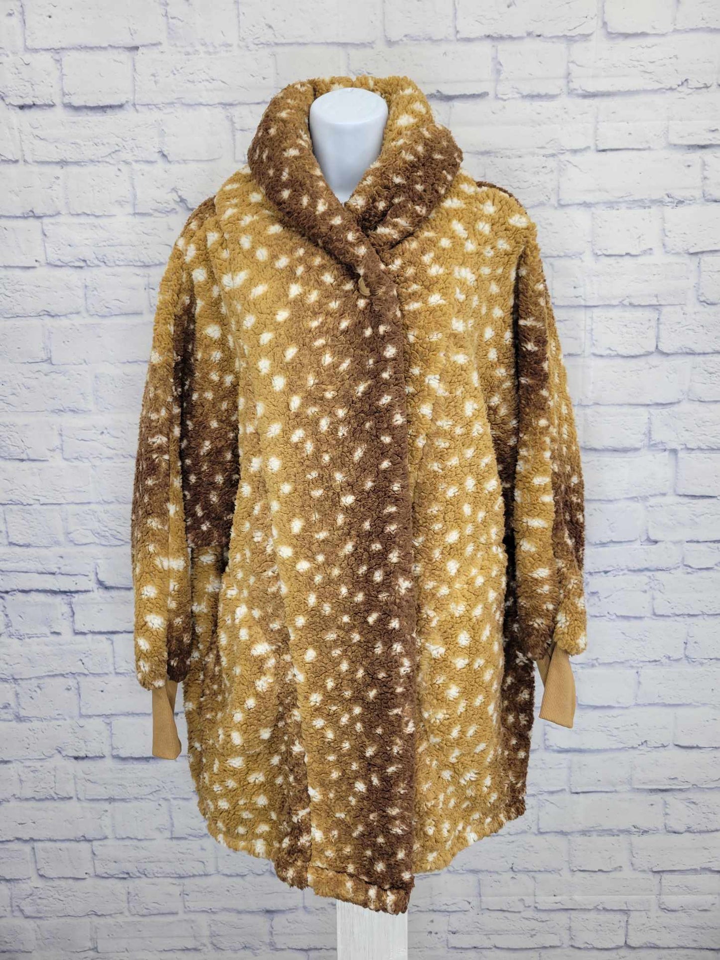 M/L CARMEL A521468 BumbleBella by Jill Martin Petite Sherpa Shawl Collar Button Lounger