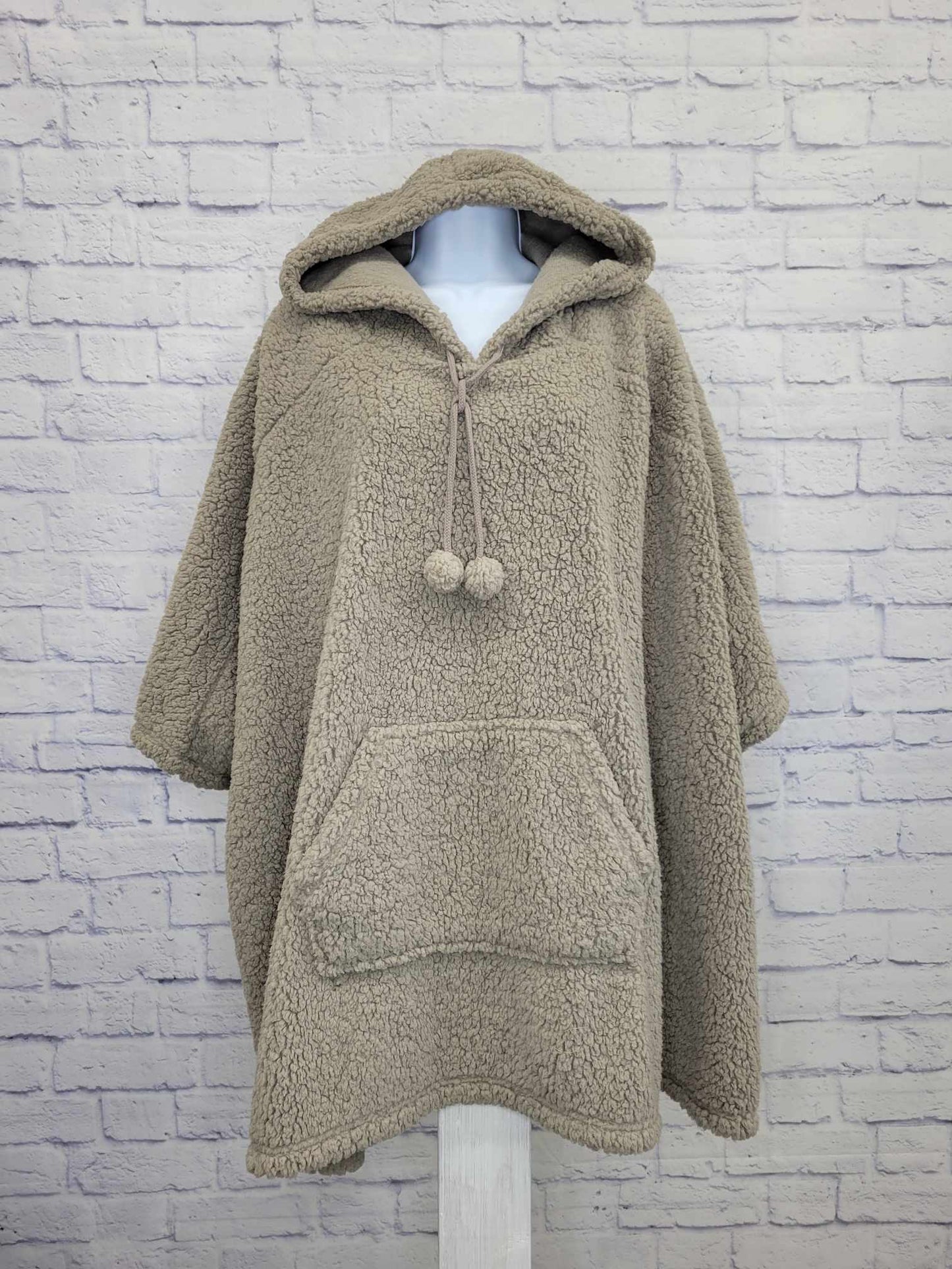 XS/S TAUPE A388384 Koolaburra by UGG Cozy Brushed Back Sherpa Poncho w/ Hood