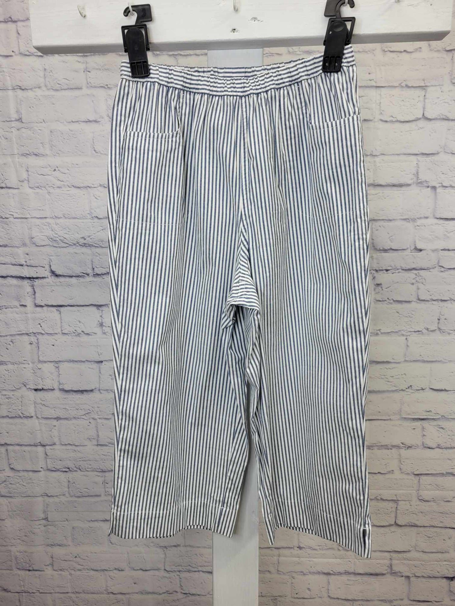 SMALL NAVY A600369 Quacker Factory Pull On 19" Stretch Seersucker Capri Pants