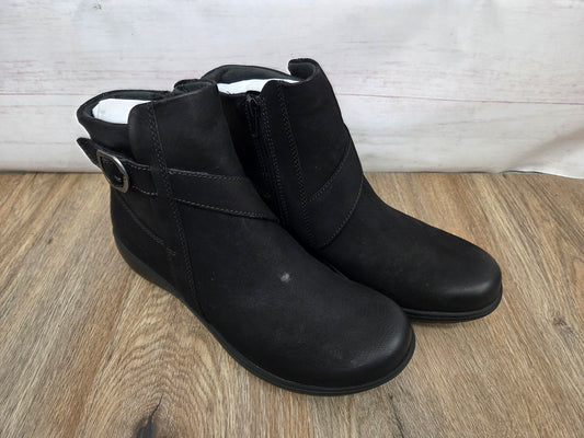10 BLACK A706800 Clarks Collection Water Repellent Leather Boots -Carleigh Angie