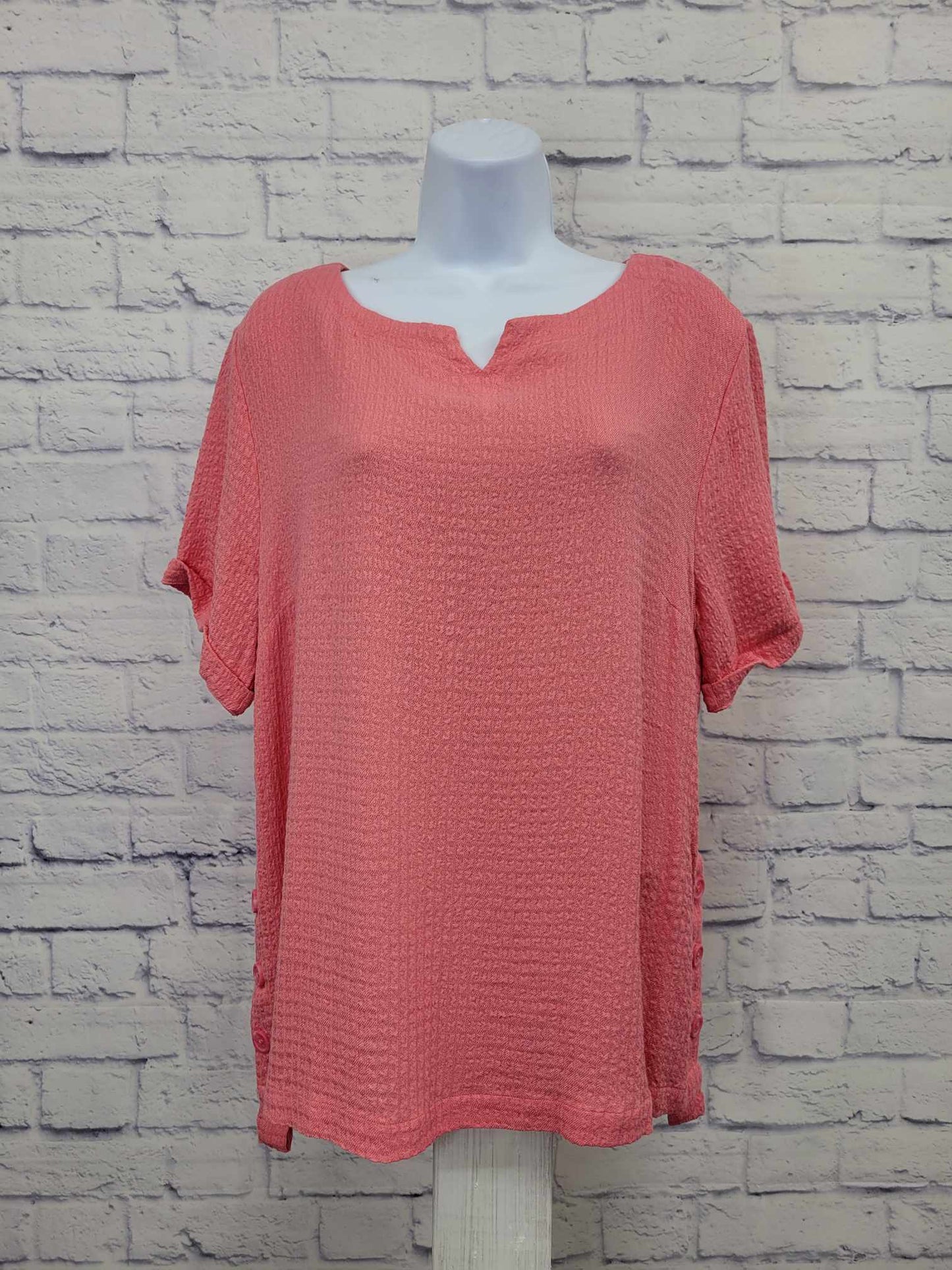 MEDIUM CORAL A473320 Denim & Co. Short-Sleeve Side-Button Step Hem Top