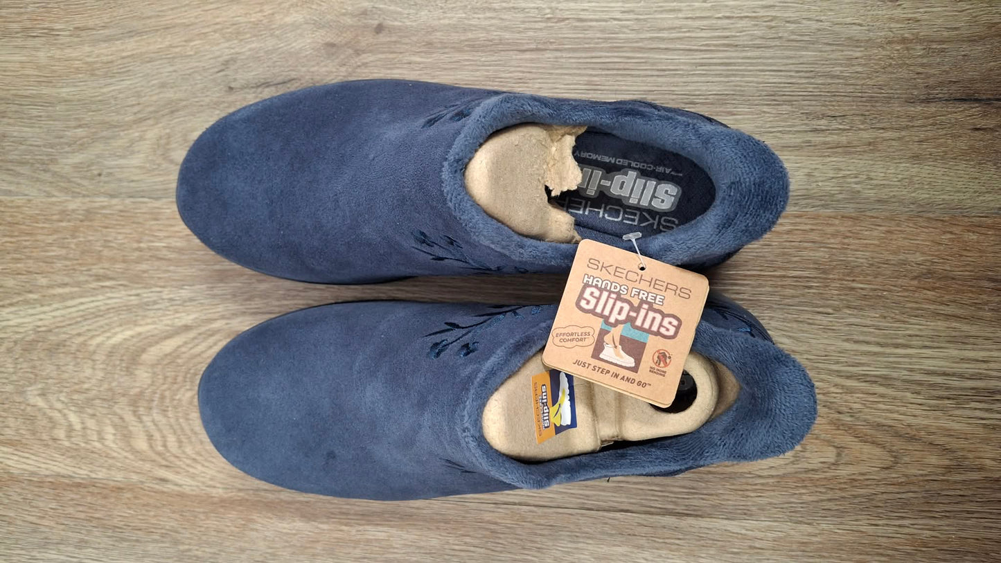7 1/2 NAVY A699902 Skechers Slip-ins Embroidered Easy Going Shoes