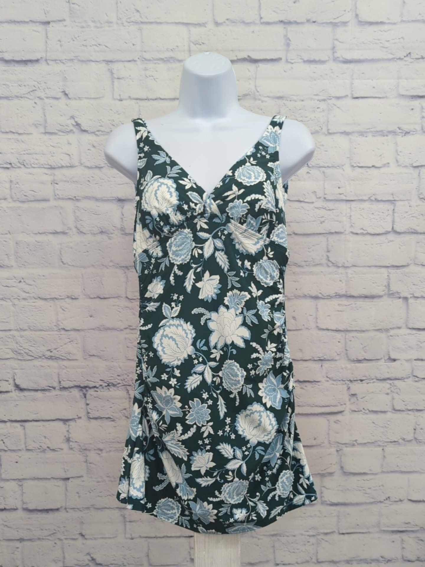 8R GREEN BLOSSOM A602924 Jantzen V-Neck Wrap Front Printed Swim Dress