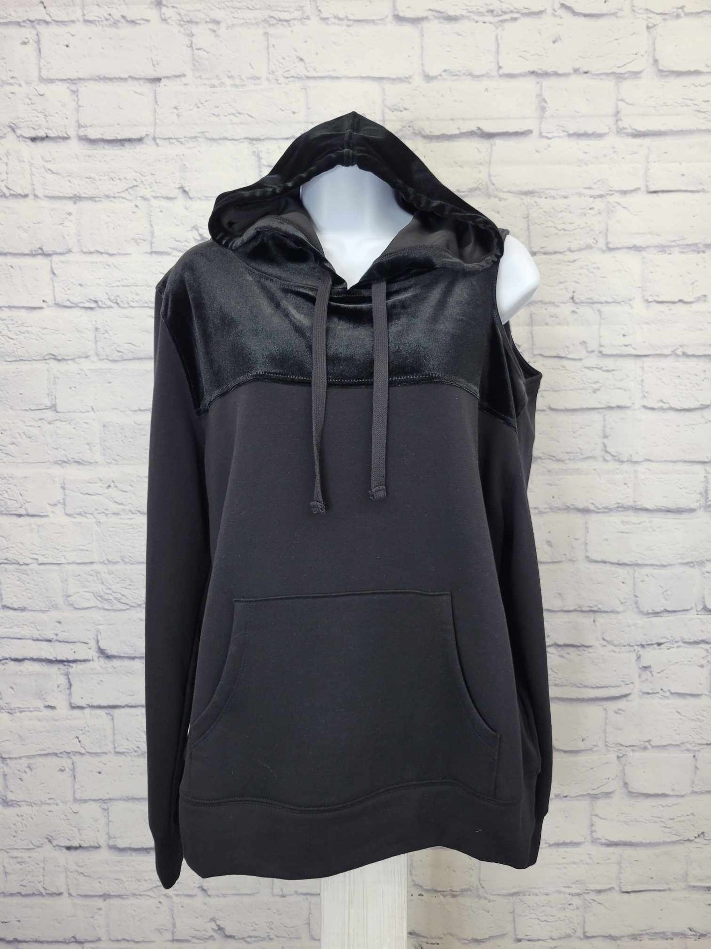 SMALL BLACK A389041 All Worthy Hunter McGrady Mixed Media Velvet Hoodie