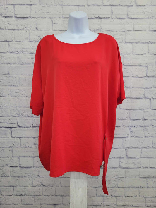 MEDIUM RED A393937 Truth + Style Woven Asymmetrical Hi-Low Hem Top