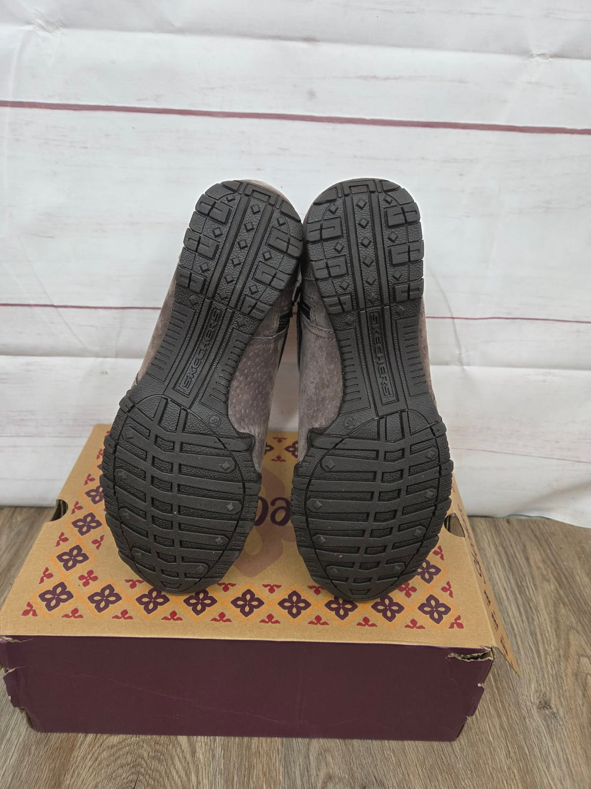 10 CHOCOLATE A699903 Skechers Bikers Lite Suede Side-Zip Booties
