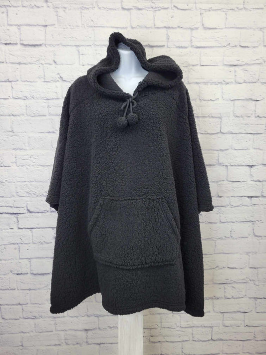 XS/S BLACK A388384 Koolaburra by UGG Cozy Brushed Back Sherpa Poncho w/ Hood