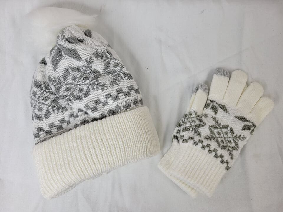 WHITE A464639 Chic Tweak Novelty Beanie with Pom and Glove Set