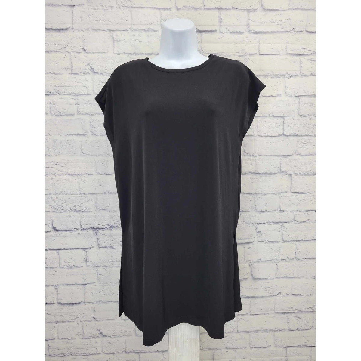 SMALL BLACK A508707 Susan Graver Modern Essentials Petite Liquid Knit Tunic