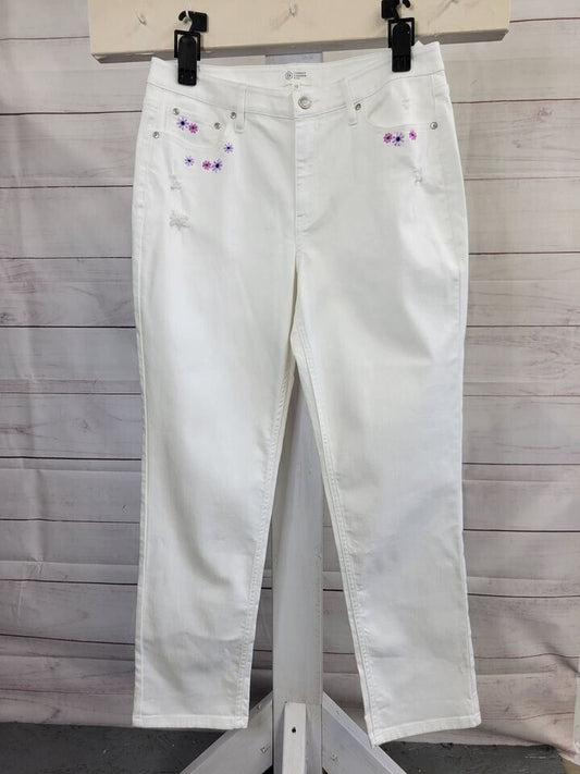 16R WHITE A472451 Candace Cameron Bure Regular Embroidered Girlfriend Jean