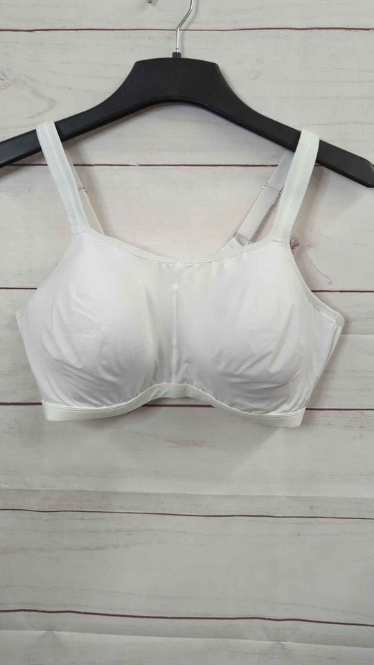 42C White A469039 Breezies Comfort Zone Full Coverage Wirefree T-Shirt Bra