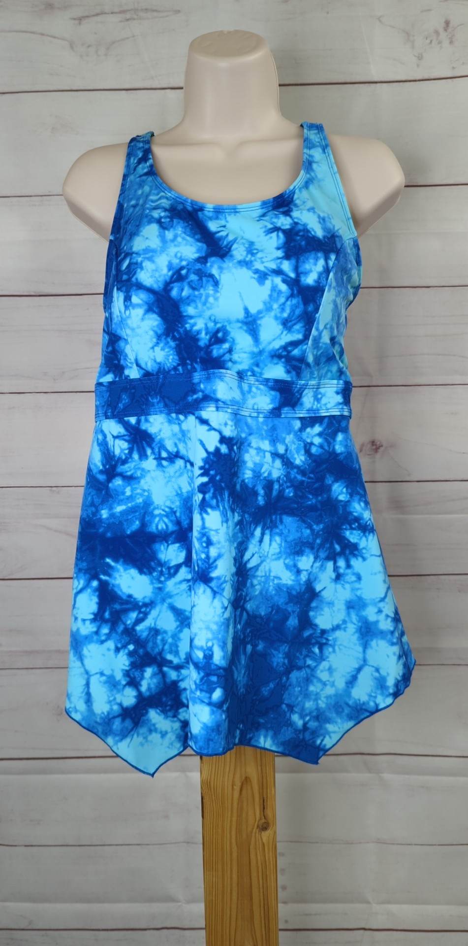 16 BLUE TIE DYE A392813 Denim & Co. Beach Handkerchief Hem Tankini