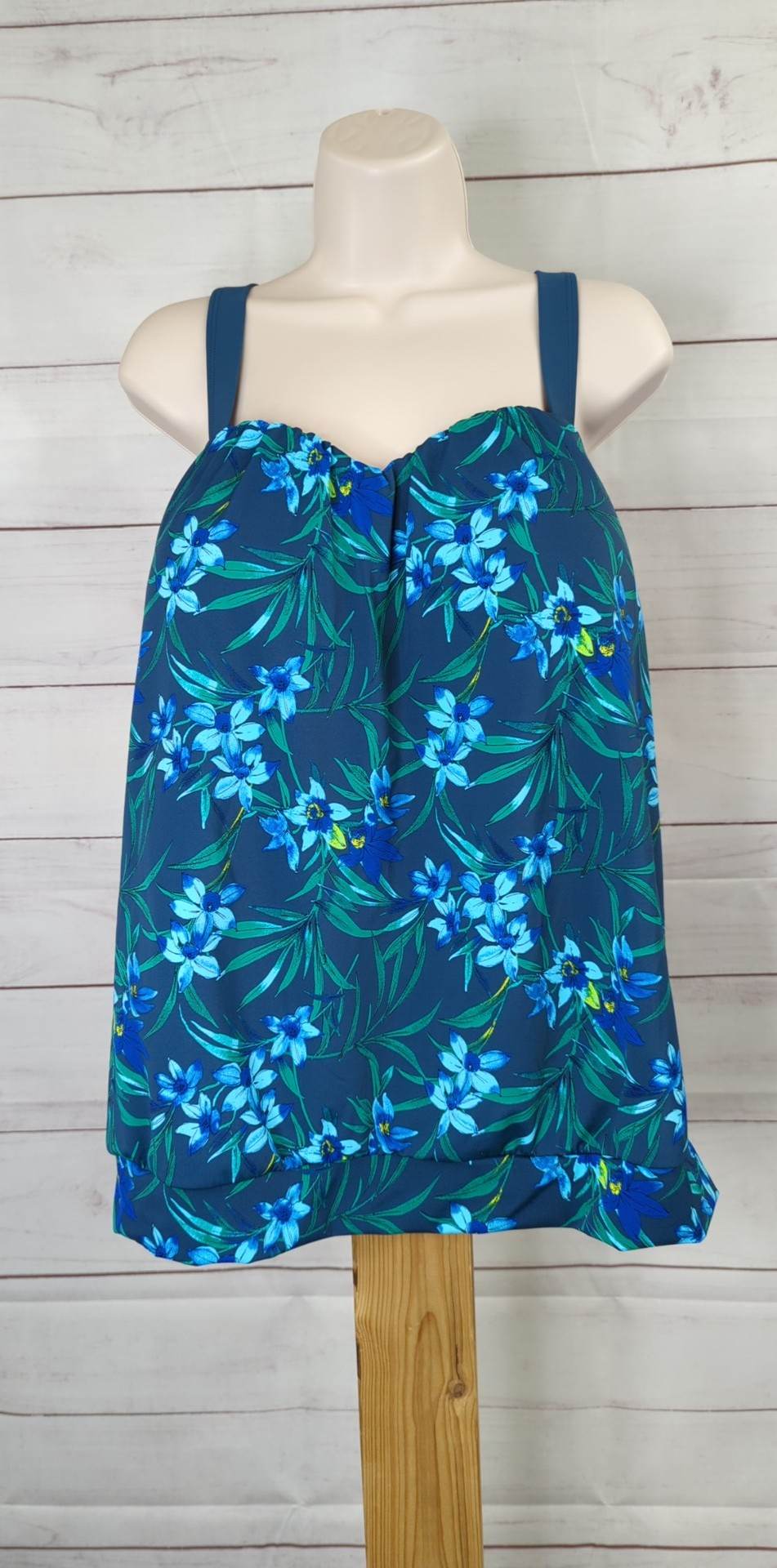24W Tropical A392816 Denim & Co. Beach Blouson Sweetheart-Neck Tankini