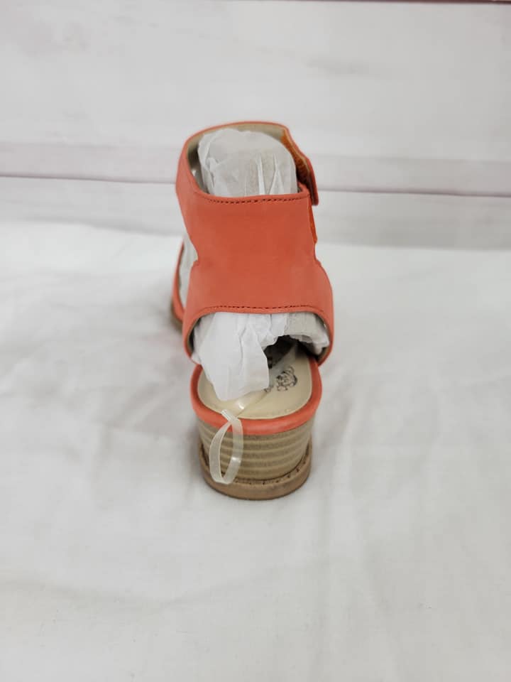 7M CORAL A377698 Vince Camuto Leather Demi-Wedge Sandals - Resensa